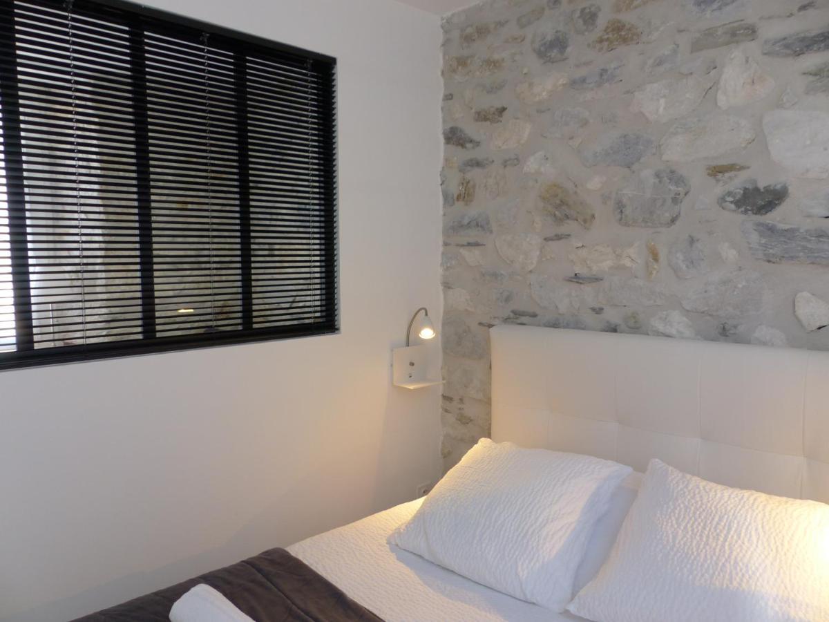 Hotel Logis Auberge De L'Isard Saint-Lary  Exterior photo