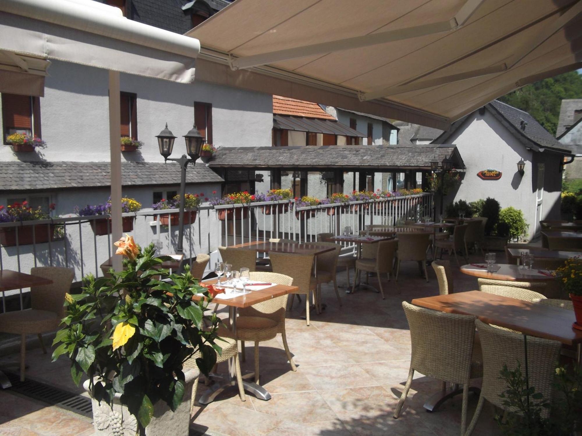 Hotel Logis Auberge De L'Isard Saint-Lary  Exterior photo
